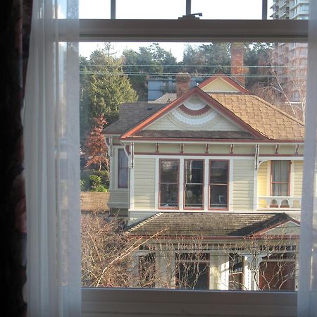 James Bay Inn Hotel, Suites & Cottage Виктория Екстериор снимка