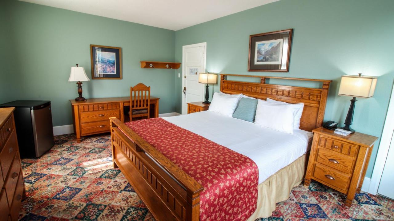 James Bay Inn Hotel, Suites & Cottage Виктория Екстериор снимка