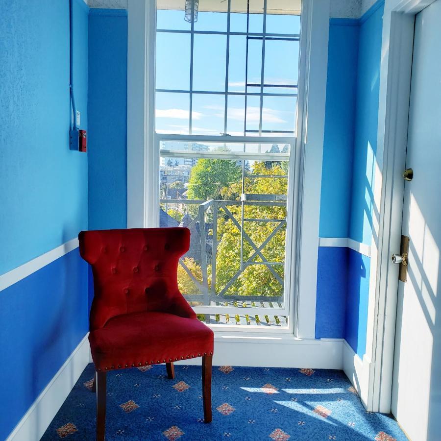James Bay Inn Hotel, Suites & Cottage Виктория Екстериор снимка