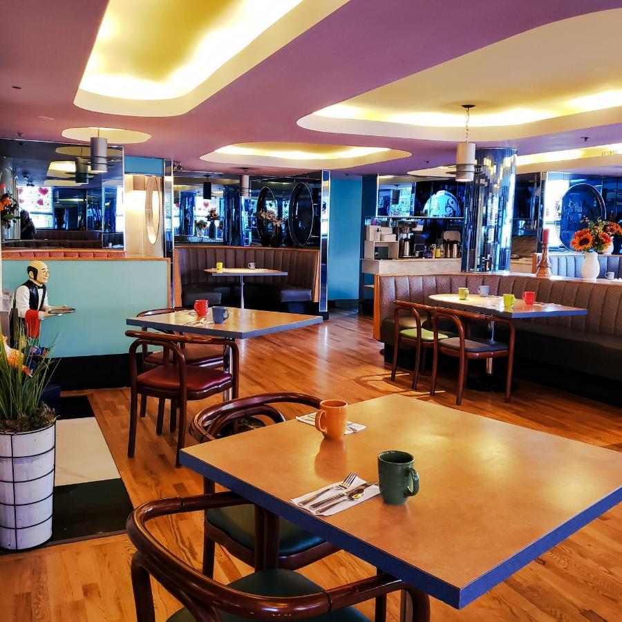 James Bay Inn Hotel, Suites & Cottage Виктория Екстериор снимка