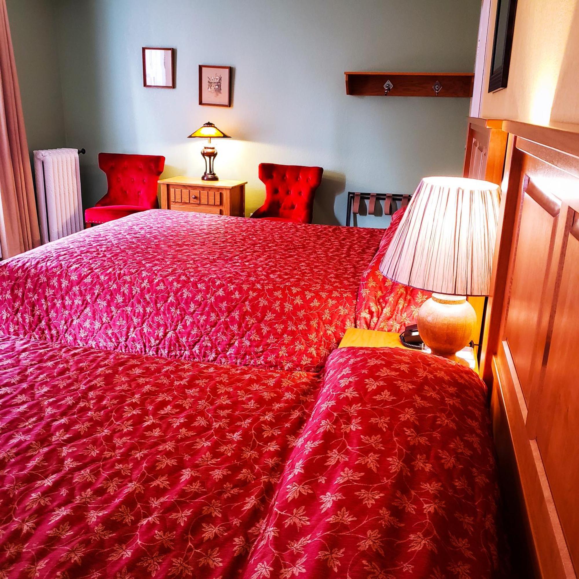 James Bay Inn Hotel, Suites & Cottage Виктория Екстериор снимка