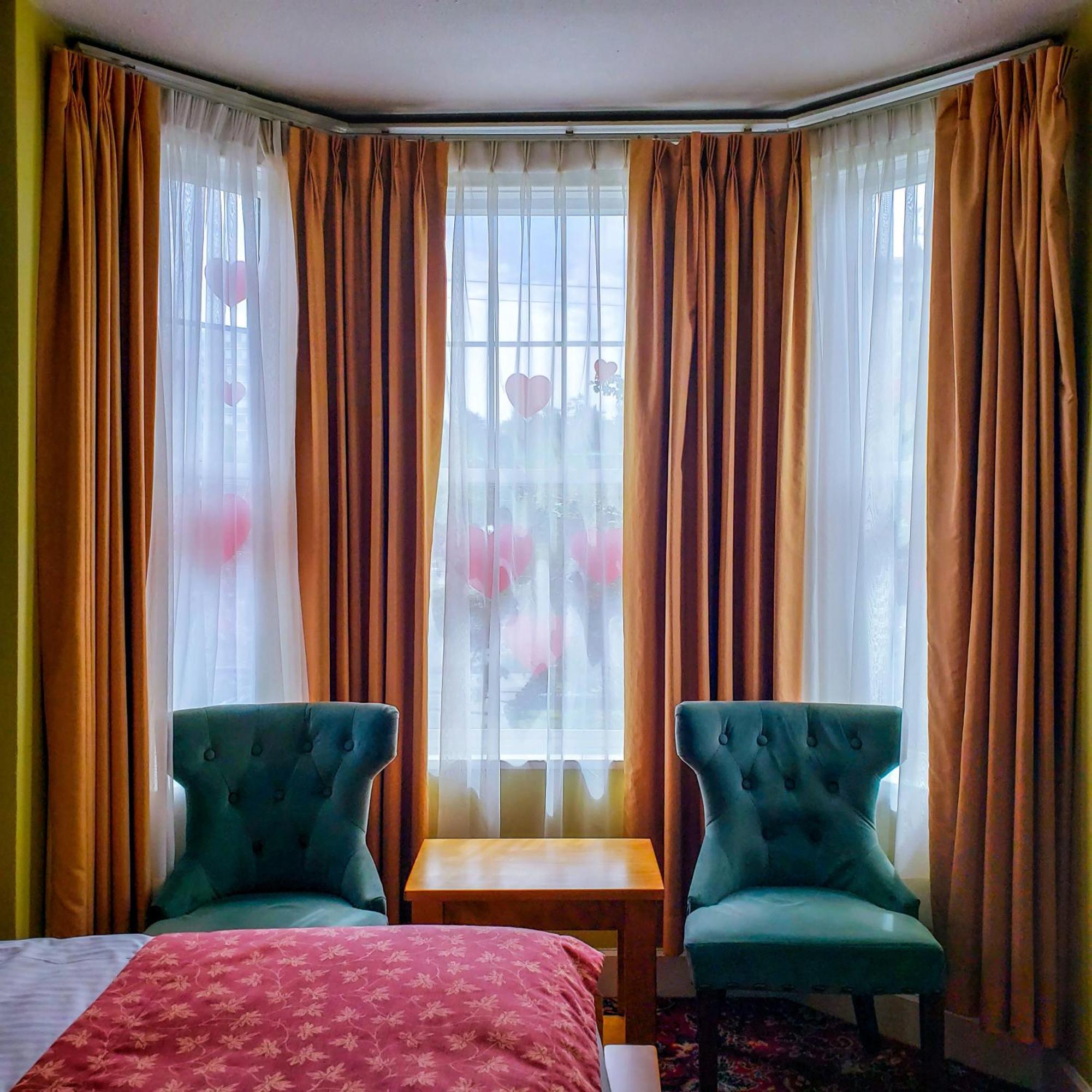 James Bay Inn Hotel, Suites & Cottage Виктория Екстериор снимка