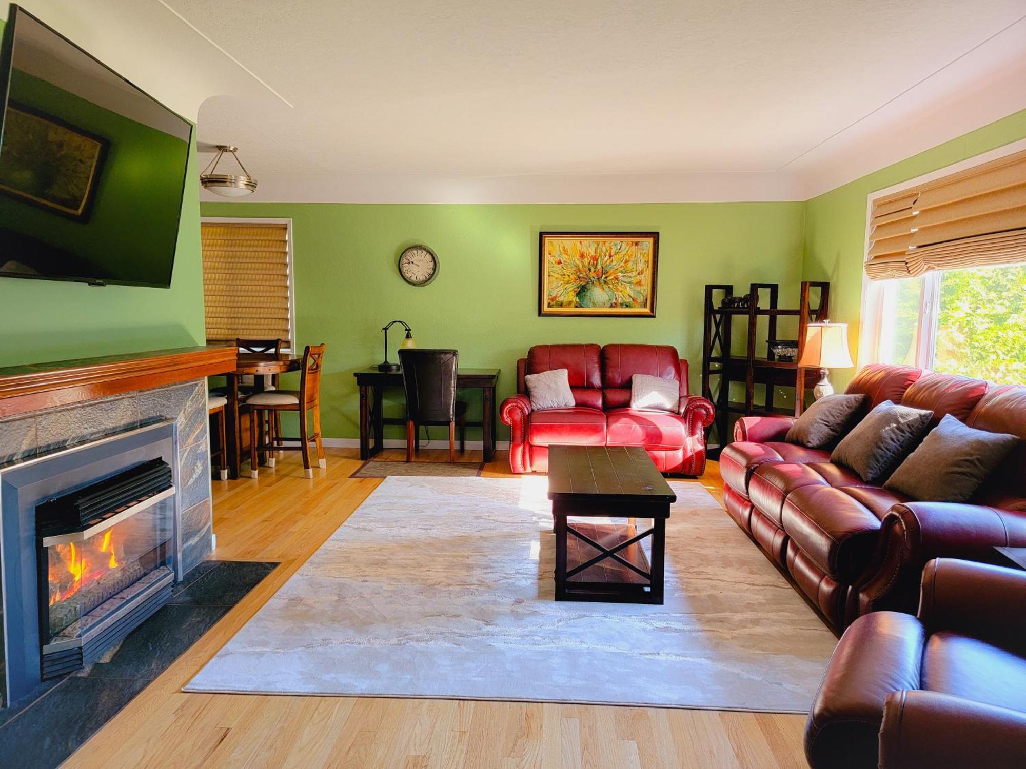 James Bay Inn Hotel, Suites & Cottage Виктория Екстериор снимка