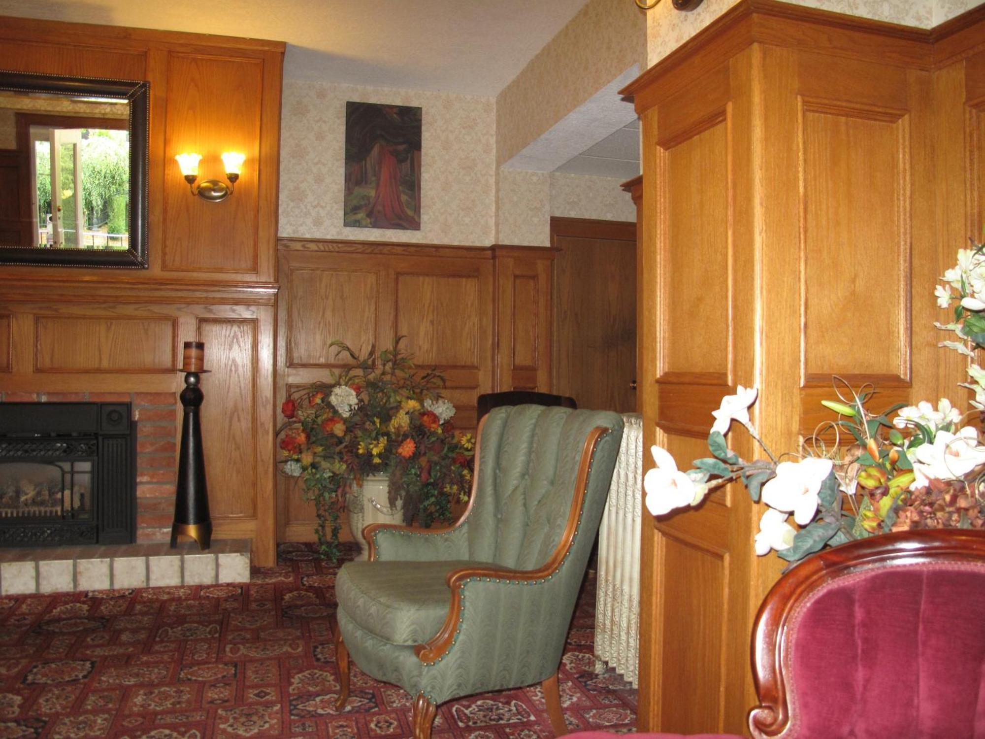 James Bay Inn Hotel, Suites & Cottage Виктория Екстериор снимка